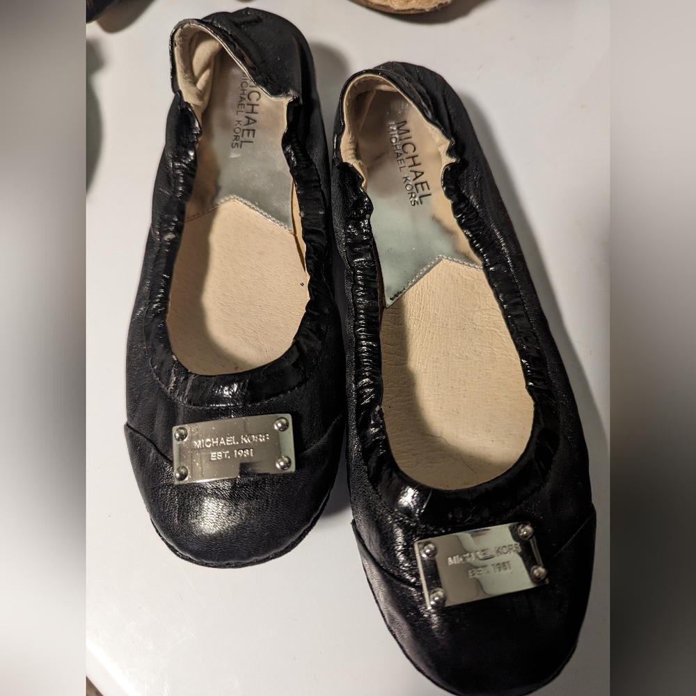 Flats - Picture 2 of 2